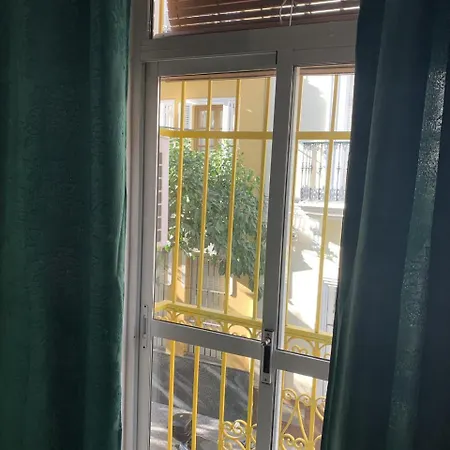 Giraldilla Guest house