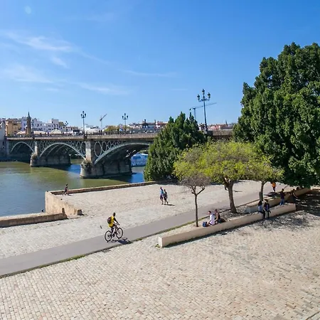 Alohamundi Almansa Apartment Seville