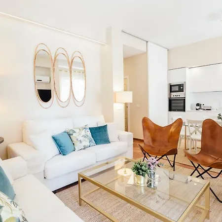 Stylish And Wide- 3bdr 3bth- Remedios Appartamento