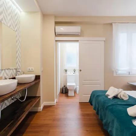 Appartamento Stylish And Wide- 3bdr 3bth- Remedios Siviglia
