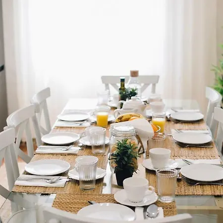 Stylish And Wide- 3bdr 3bth- Remedios * Siviglia