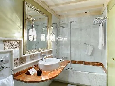 Sacristia De Santa Ana 3*