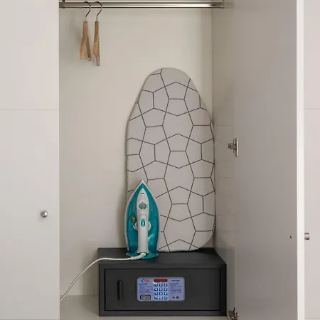 Slow Suites Alameda Apartment *