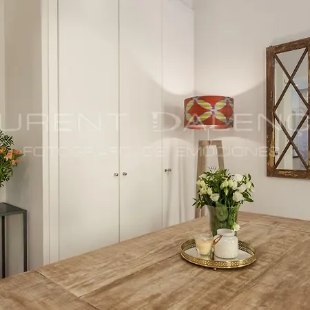 Rg Jardines De Murillo 아파트