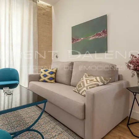 Rg Jardines De Murillo 아파트