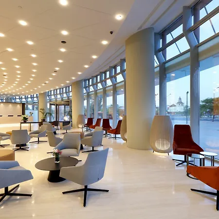 מלון Eurostars Torre 5*