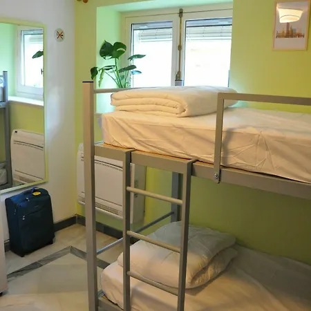Hostal Lemon Garden