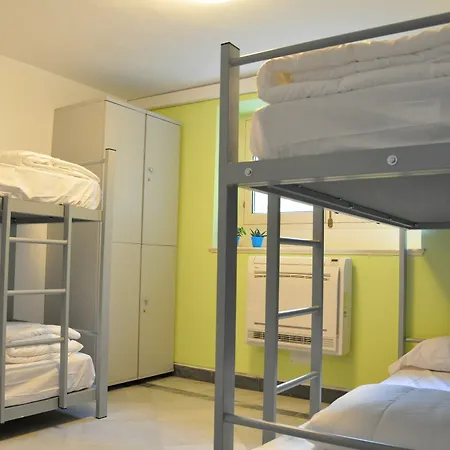 Hostal Lemon Garden *