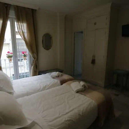 Πανσιόν Nuea Alameda