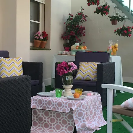 Nuea Alameda Гостевой дом 2*