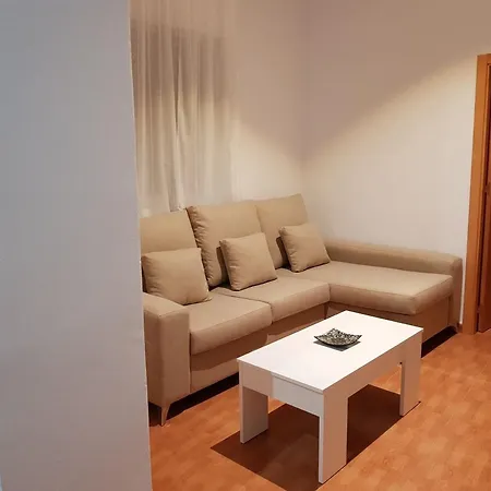 With 2 Bedrooms In Sevilla, With Wifi *
