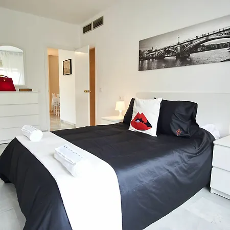 Comodo Y Amplio En Triana Apartment Seville
