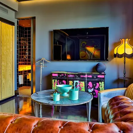 Lobby 5*