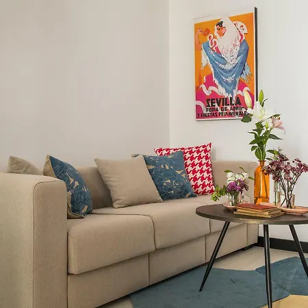 Feria Pool & Luxury Apartment