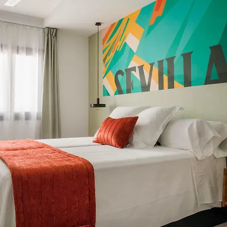 Feria Pool & Luxury Apartment