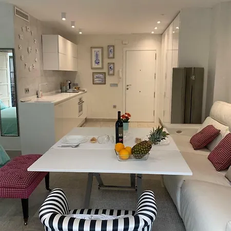 Cathedral Studio, Luxury In Cathedral Area, Parking Optional Seville