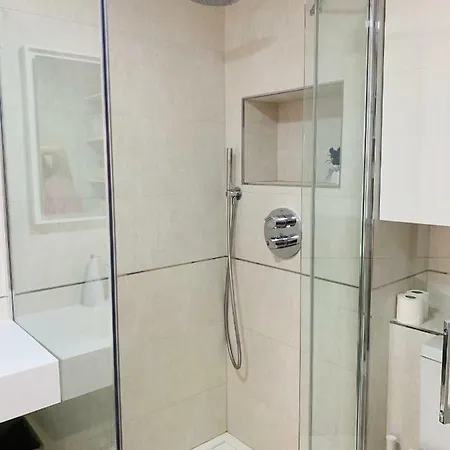 Cathedral Studio, Luxury In Cathedral Area, Parking Optional *
