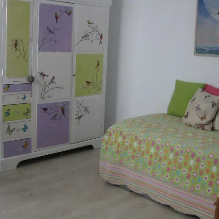 Beds Triana *