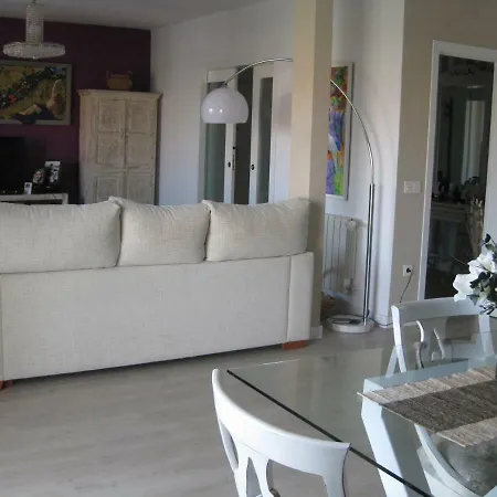 Homestay Beds Triana
