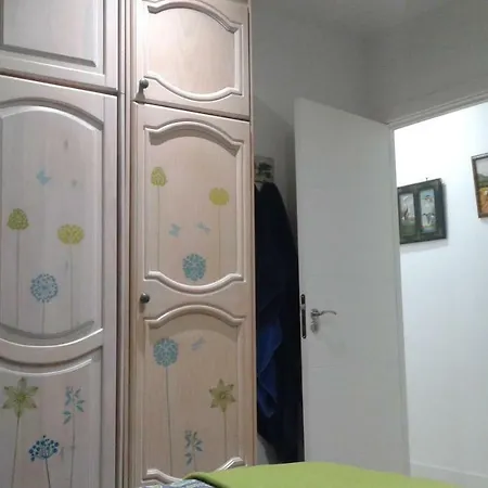 Beds Triana Homestay *