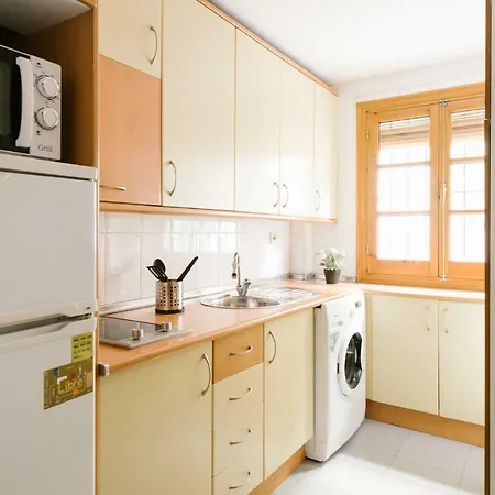 Leonor Apartment *