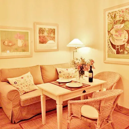 Centro Juderia Apartment *