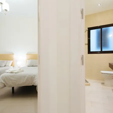 Luxury Penuelas Free Parking Apartment