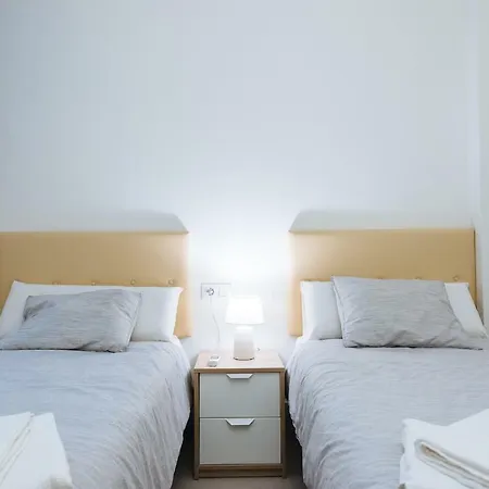 Luxury Penuelas Free Parking Apartment