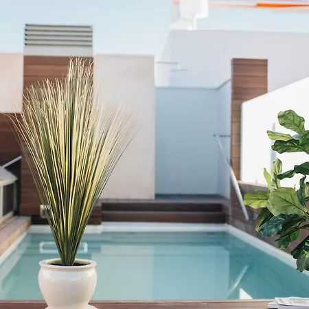 O&L Byron Suites Appartamento *