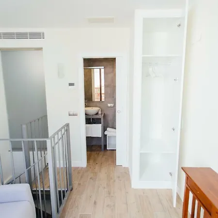 O&L Byron Suites * Siviglia