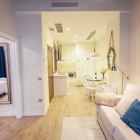 Апартаменты O&L Byron Suites *