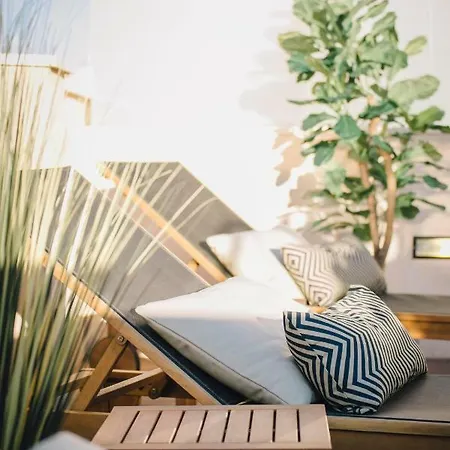 O&L Byron Suites *