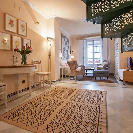 Botanic Duplex Terrace 5 Pax Apartment