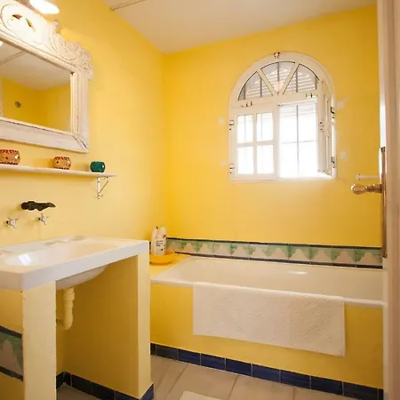 Botanic Duplex Terrace 5 Pax Apartment