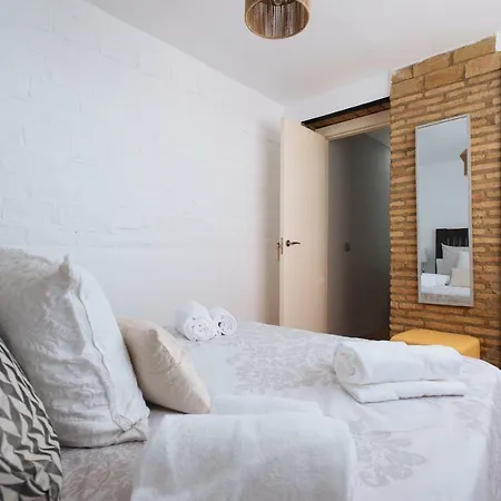 Cozy Attic With Terrace- 1bd 1bth- San Vicente * Seville
