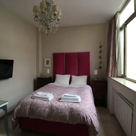 Europa 12 Guest house Seville