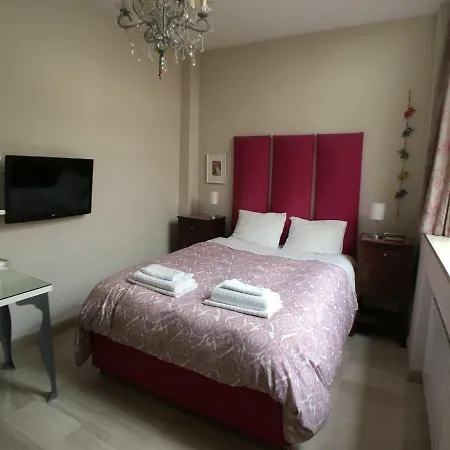 Europa 12 Guest house Seville