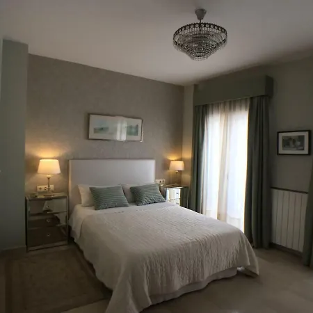 Europa 12 Guest house *