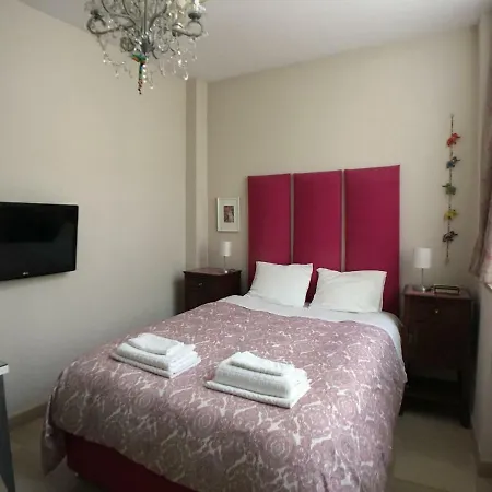 Europa 12 Guest house *