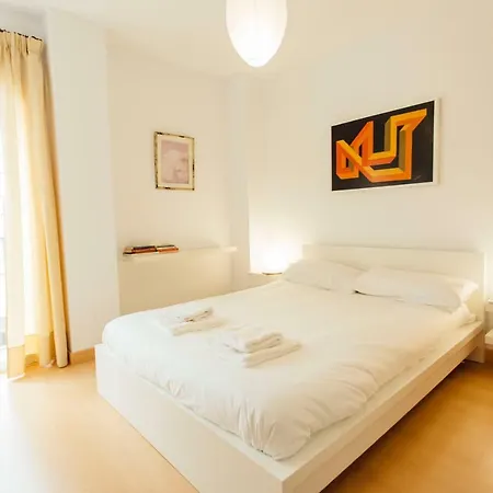 Bright And Wide 1bd 2bth- Jose Gestoso