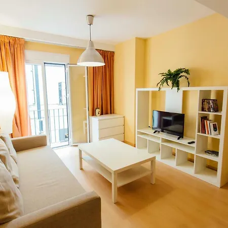 Bright And Wide 1bd 2bth- Jose Gestoso *