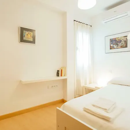 Bright And Wide 1bd 2bth- Jose Gestoso *