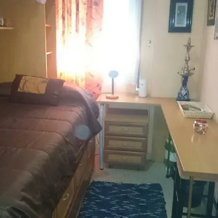 Homestay La De Lola Seville
