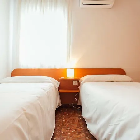Comfortable- 2bd 1bth- Triana Apartamento Sevilla