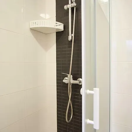 Resolana Walls Apartment