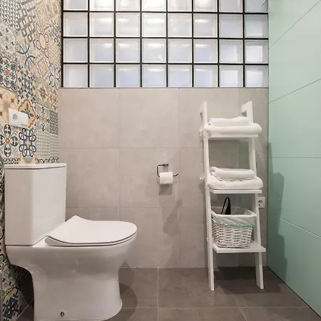 Laura Triana Apartment *