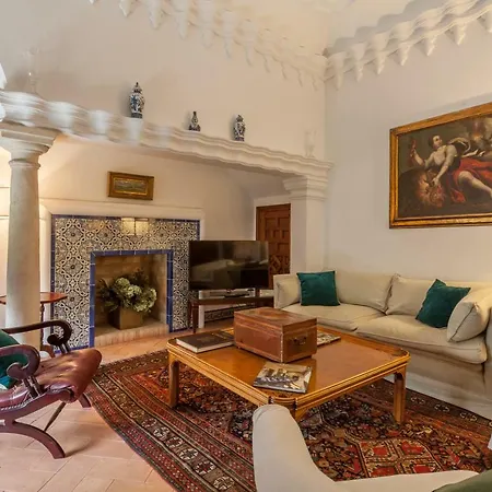 Elvira, Exclusive Pool And Gardens In The Heart Of Sevilla