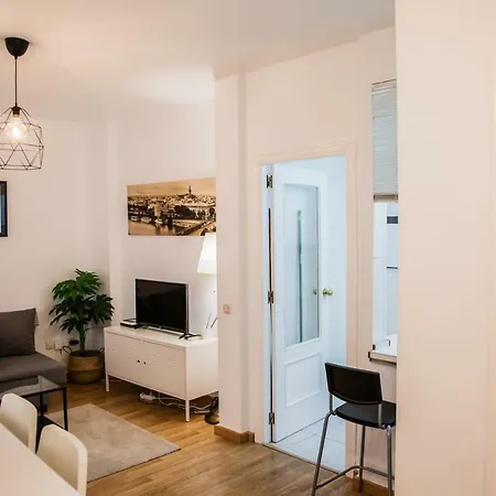 Alameda's Pearl With Parking Apartment Seville