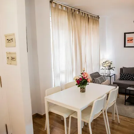 Alameda's Pearl With Parking Apartment *
