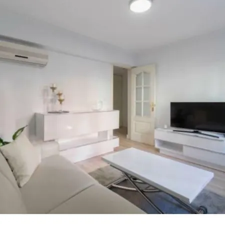 13 Calle San Jacinto Seville